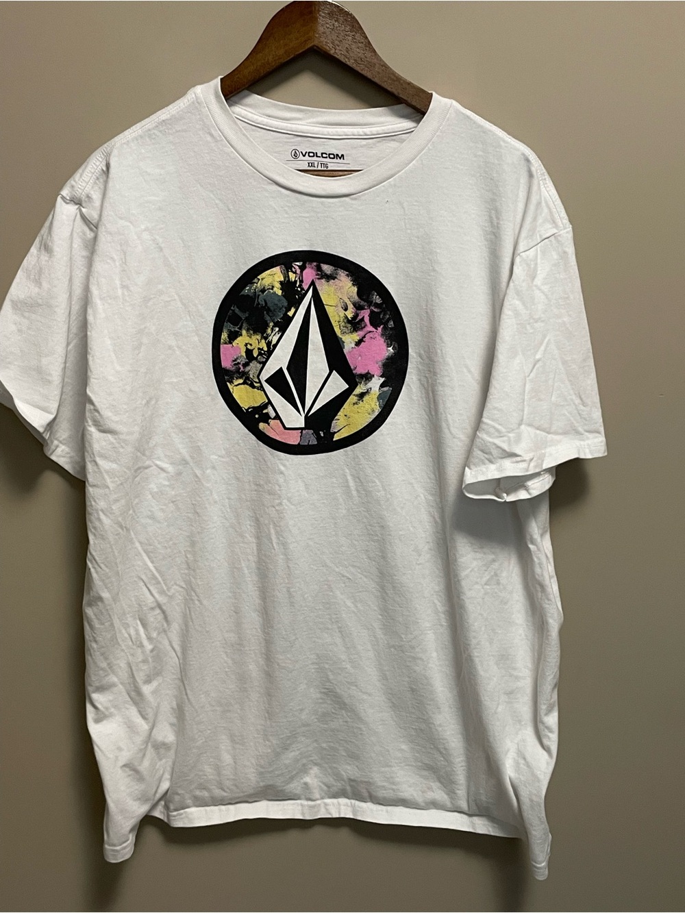 Volcom White Tee with Pink & Yellow Logo Men XXL
